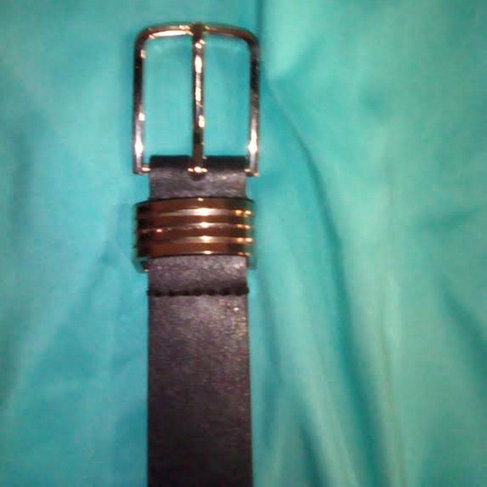 Womans small/medium Black Belt With SIlver Buckle 3/$10